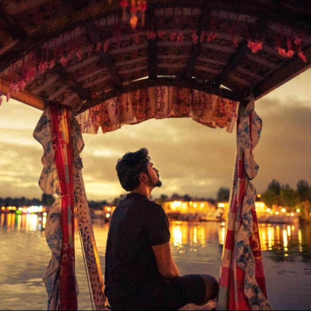 Отель Houseboat Moon Of Kashmir Сринагар Экстерьер фото
