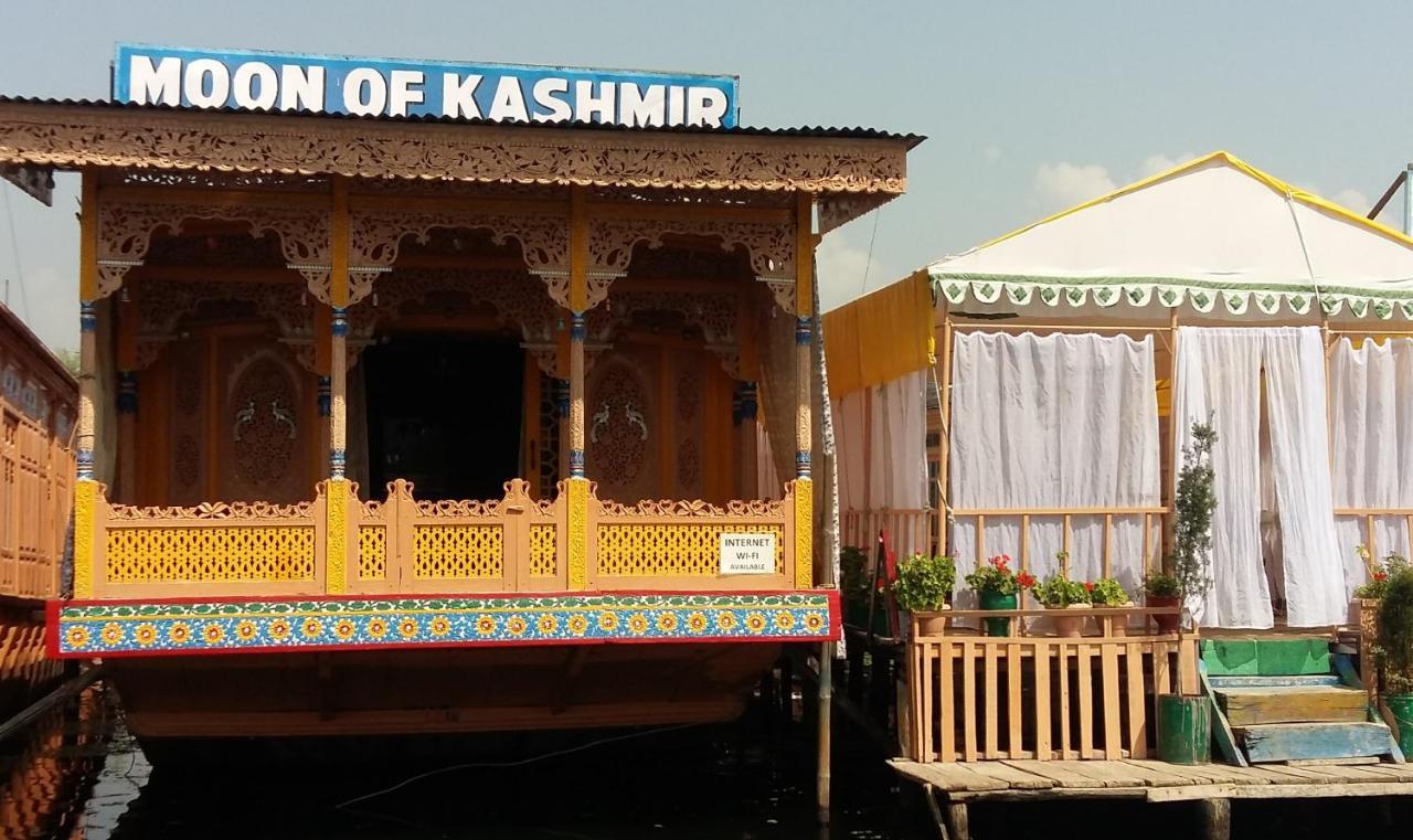 Отель Houseboat Moon Of Kashmir Сринагар Экстерьер фото